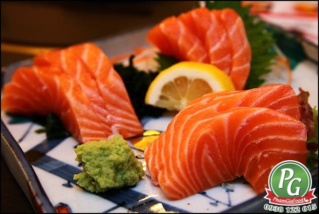Tìm hiểu những điểm khác nhau giữa cá hồi tự nhiên và cá hồi nuôi 1 cahoi pham gia food 1