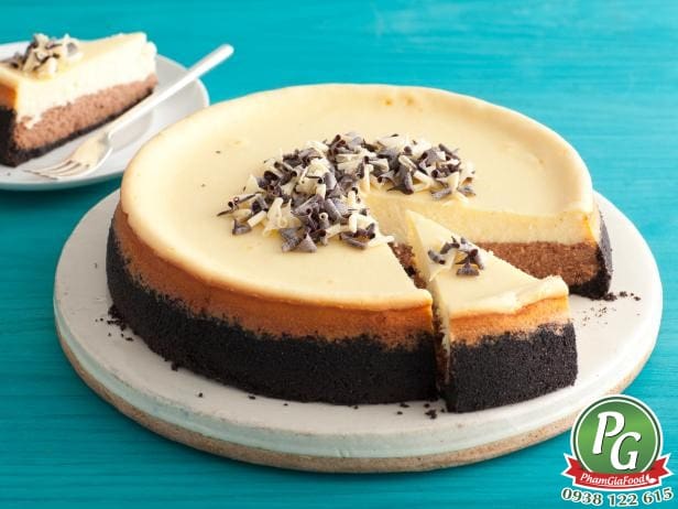 Dùng bột tinh than tre làm bánh phô mai trắng đen siêu lạ siêu ngon siêu đẹp 1 anh pho mai trang den