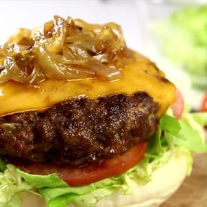 Tiền nhiều để làm gì? Để làm burger thịt bò phô mai cho cả nhà ăn chứ gì nữa!? 1 1551941853 2764 ook step3 636817905010819542
