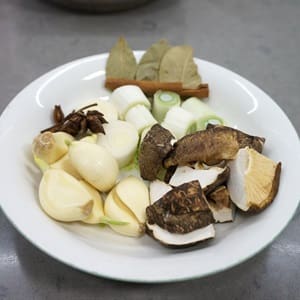 Hướng dẫn bạn nấu món canh thịt bò Mỹ cà chua bổ dưỡng 1 recipe43888 cook step1 636796054782595859