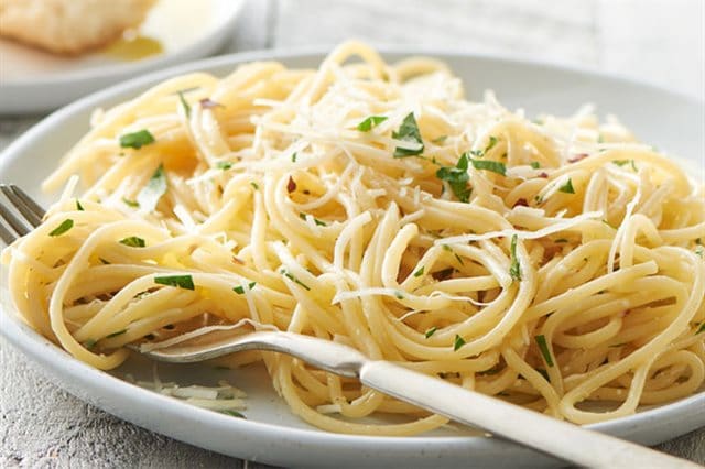 PHẠM GIA FOOD HƯỚNG DẪN BẠN CÁCH LÀM MÌ Ý PHÔ MAI TỎI 1 11