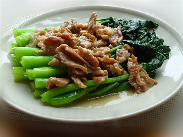PHẠM GIA FOOD HƯỚNG DẪN BẠN CÁCH LÀM THỊT BÒ XÀO CẢI RỔ 1 9 4