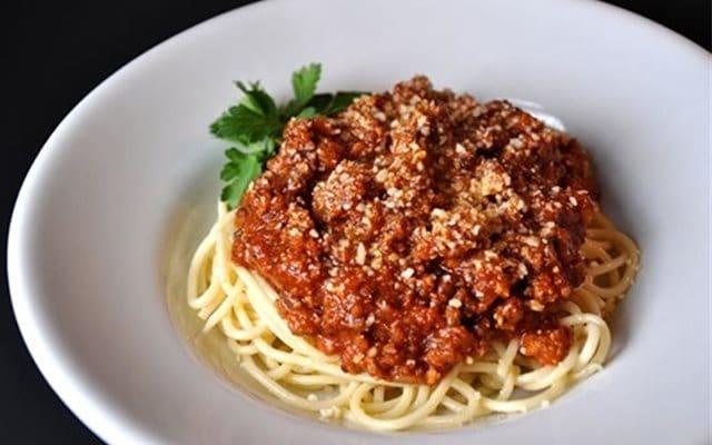 PHẠM GIA FOOD HƯỚNG DẪN BẠN CÁCH LÀM MÌ Ý SỐT CÀ CHUA VỚI THỊT BÒ 1 25 1