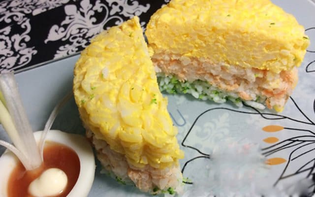 PHẠM GIA FOOD HƯỚNG DẪN BẠN CÁCH LÀM CƠM CÁ HỒI HAI TẦNG CHO BÉ 1 11