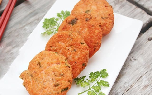 PHẠM GIA FOOD HƯỚNG DẪN BẠN CÁCH LÀM CHẢ CÁ HỒI CHIÊN 1 19