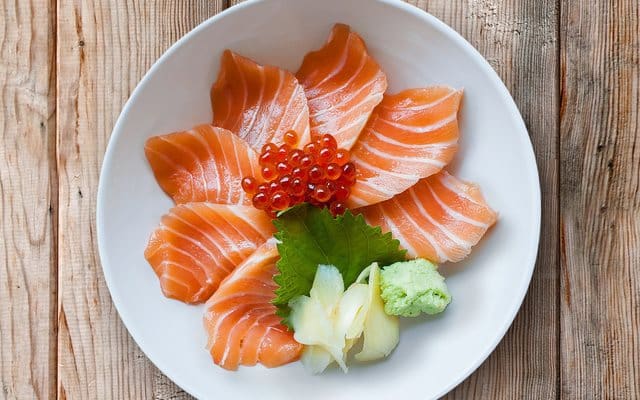PHẠM GIA FOOD HƯỚNG DẪN BẠN CÁCH LÀM SASHIMI CÁ HỒI TƯƠI 1 2