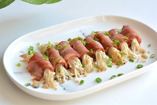 PHẠM GIA FOOD HƯỚNG DẪN BẠN CÁCH LÀM THỊT BA CHỈ CUỘN NẤM KIM CHÂM DỄ LÀM 1 29