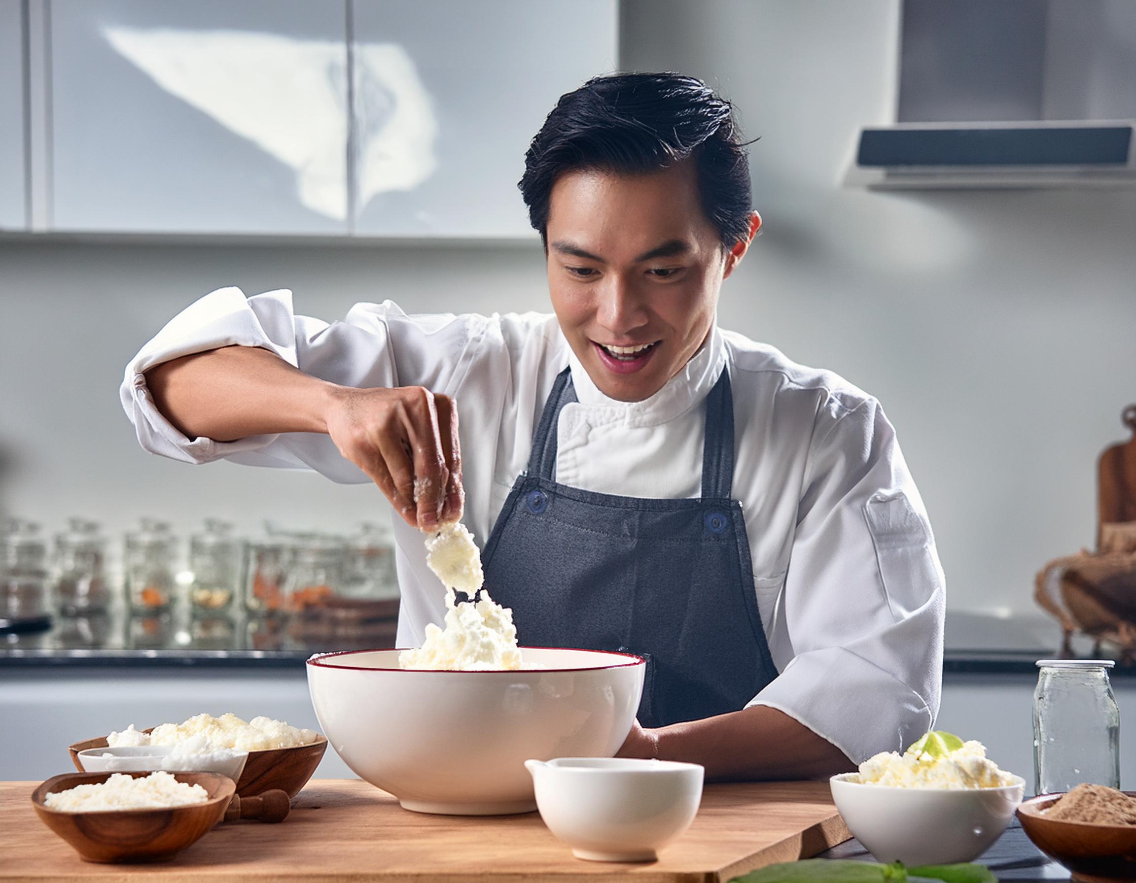 Hướng dẫn chi tiết cách làm kem sữa tại nhà đơn giản 1 huong dan chi tiet cach lam kem sua tai nha don gian 665b73a77ac0c