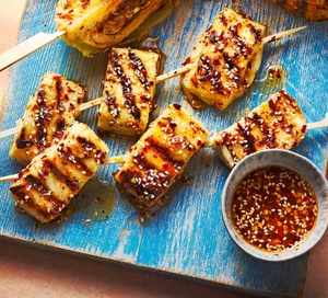 Xâu Nướng Phô Mai Mozzarella Putino với Sốt Mật Ong và Vừng